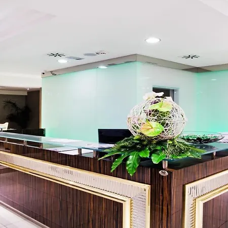 Terminal Palace & 4*