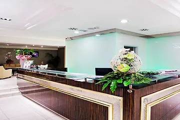 Hotel Terminal Palace &