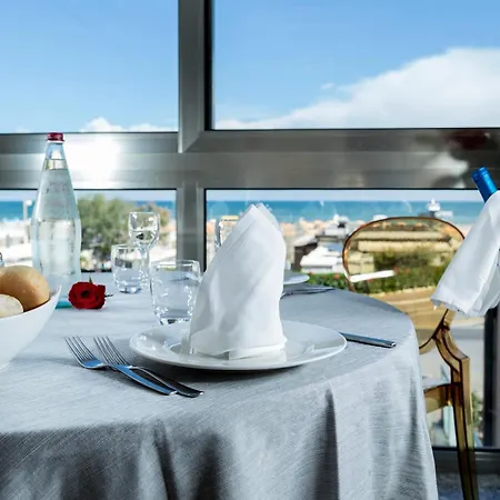 Hotel Terminal Palace &