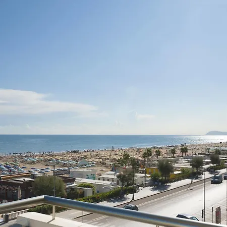 Terminal Palace & 4*