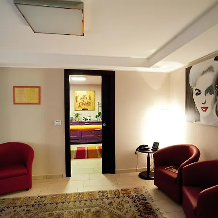 Hotel Terminal Palace &