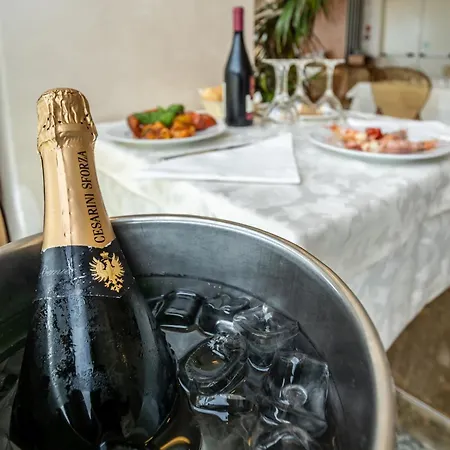 Terminal Palace & 4*