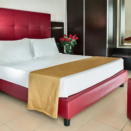 Terminal Palace & 4*