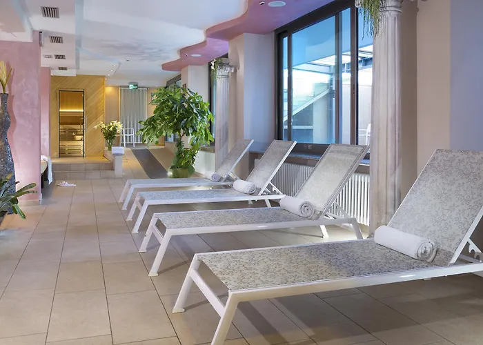 Terminal Palace & Hotel